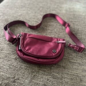 Lululemon All Night Festival Bag 2L Crossbody Messenger Burgundy